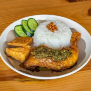 Paket Nasi Ayam Penyet Cabe Ijo